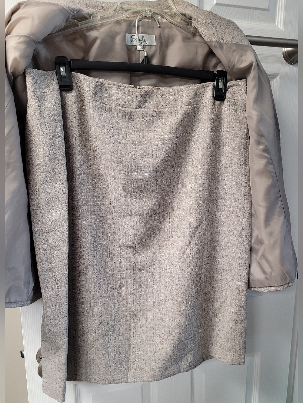 Suit - Picture 2 of 4